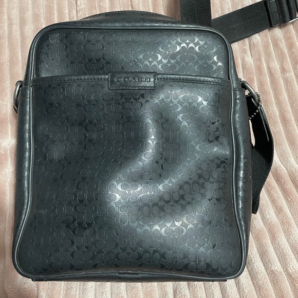 Men’s crossbody